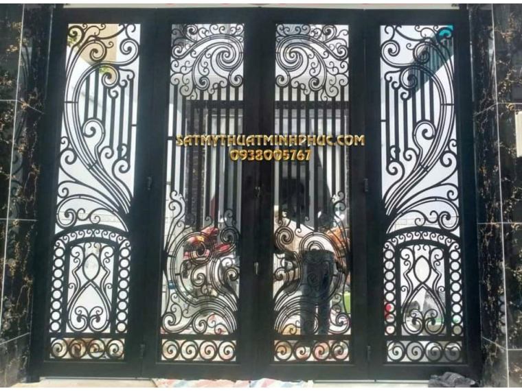CỬA CỔNG 2 CÁNH CỔ ĐIỂN