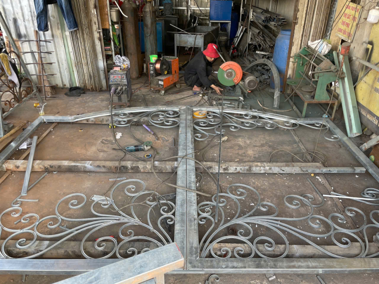 CỬA CỔNG 2 CÁNH CỔ ĐIỂN