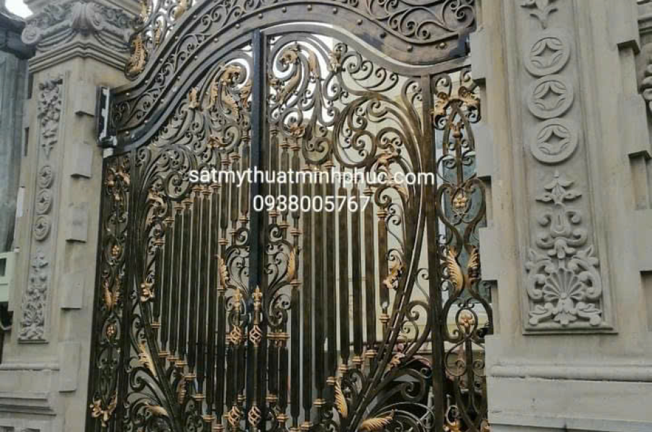 CỬA CỔNG 2 CÁNH CỔ ĐIỂN